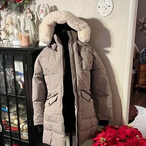 Canada weather gear Women's Beige Puffer Coat with Faux Fur Trim